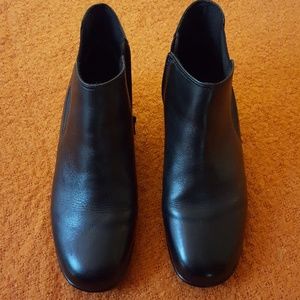 Wide width Comfy Ankle Boot